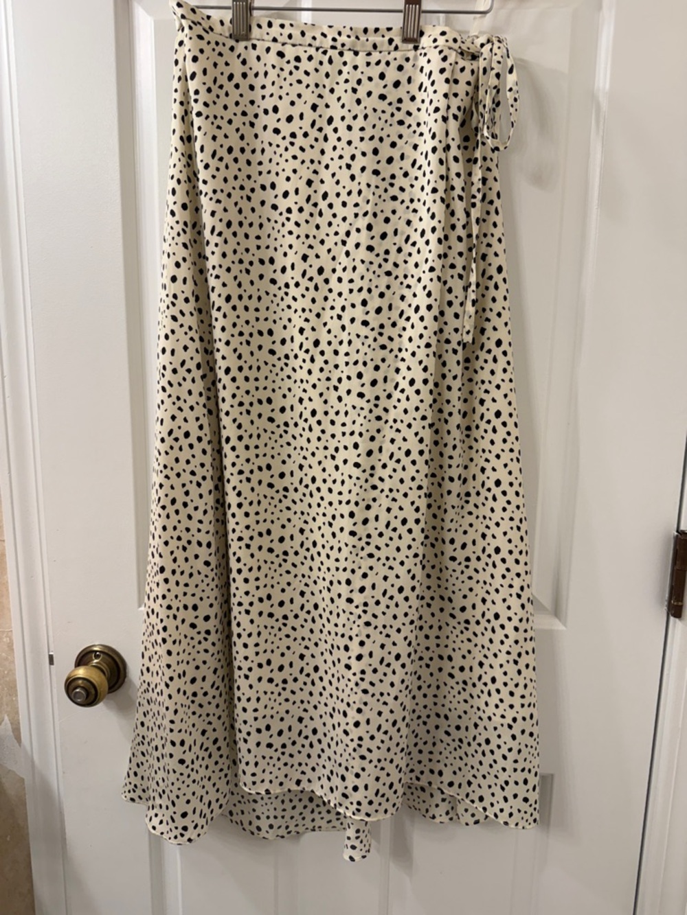 Uniqlo Wrap-Style Skirt in Cream with Black Spot Print and Tie Waist Detail